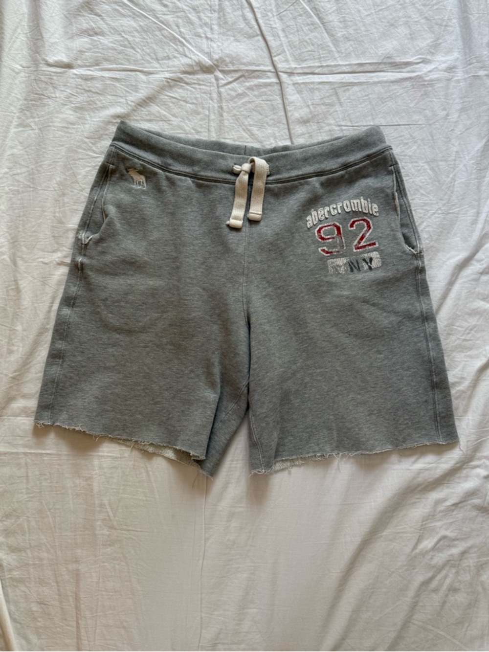 Abercrombie raw hem embroidered sweatshorts Men’s XL
